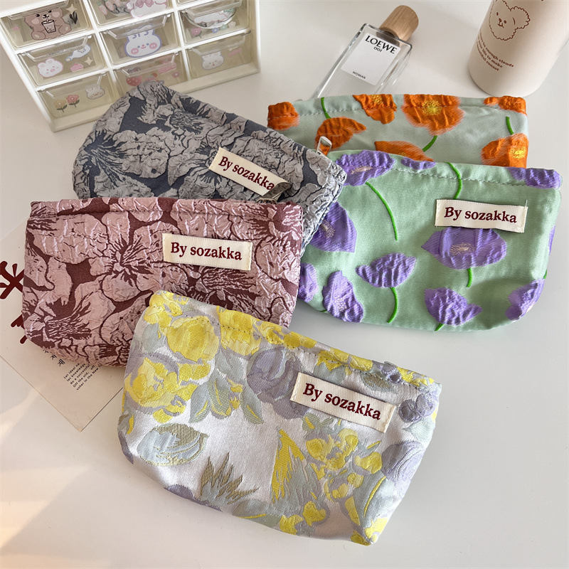 Travel Accessories Kit For Women - Fransız kabartmalı çiçekler seyahat kozmetik saklama
