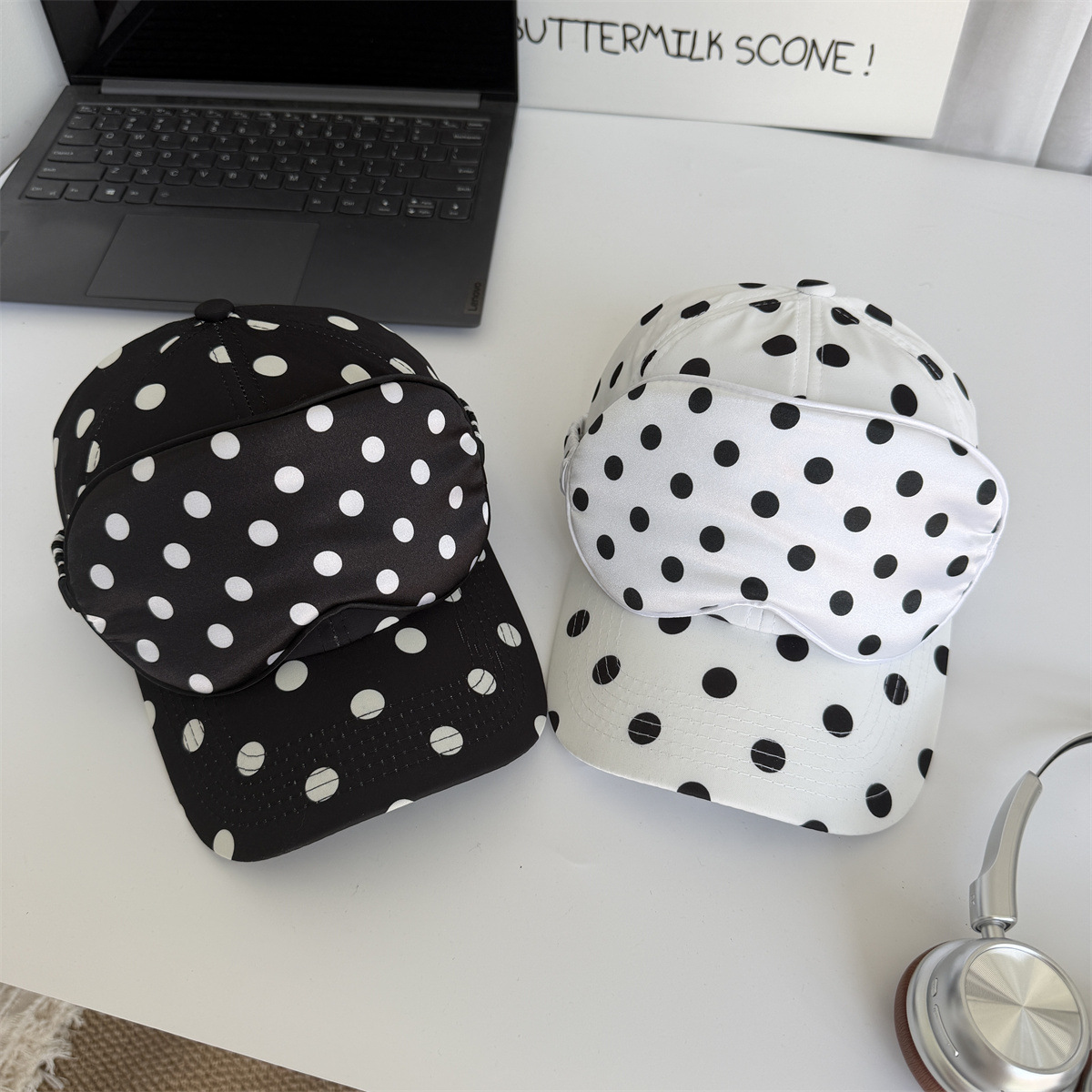 Puantiyeli Beyzbol Şapkası ve  - Travel Accessories Kit For Women incelemesi ve fiyatı
