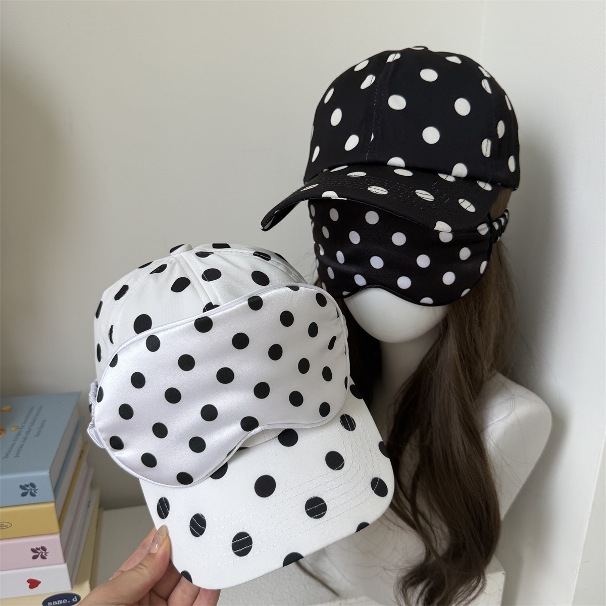 Puantiyeli Beyzbol Şapkası ve  - Travel Accessories Kit For Women incelemesi ve fiyatı